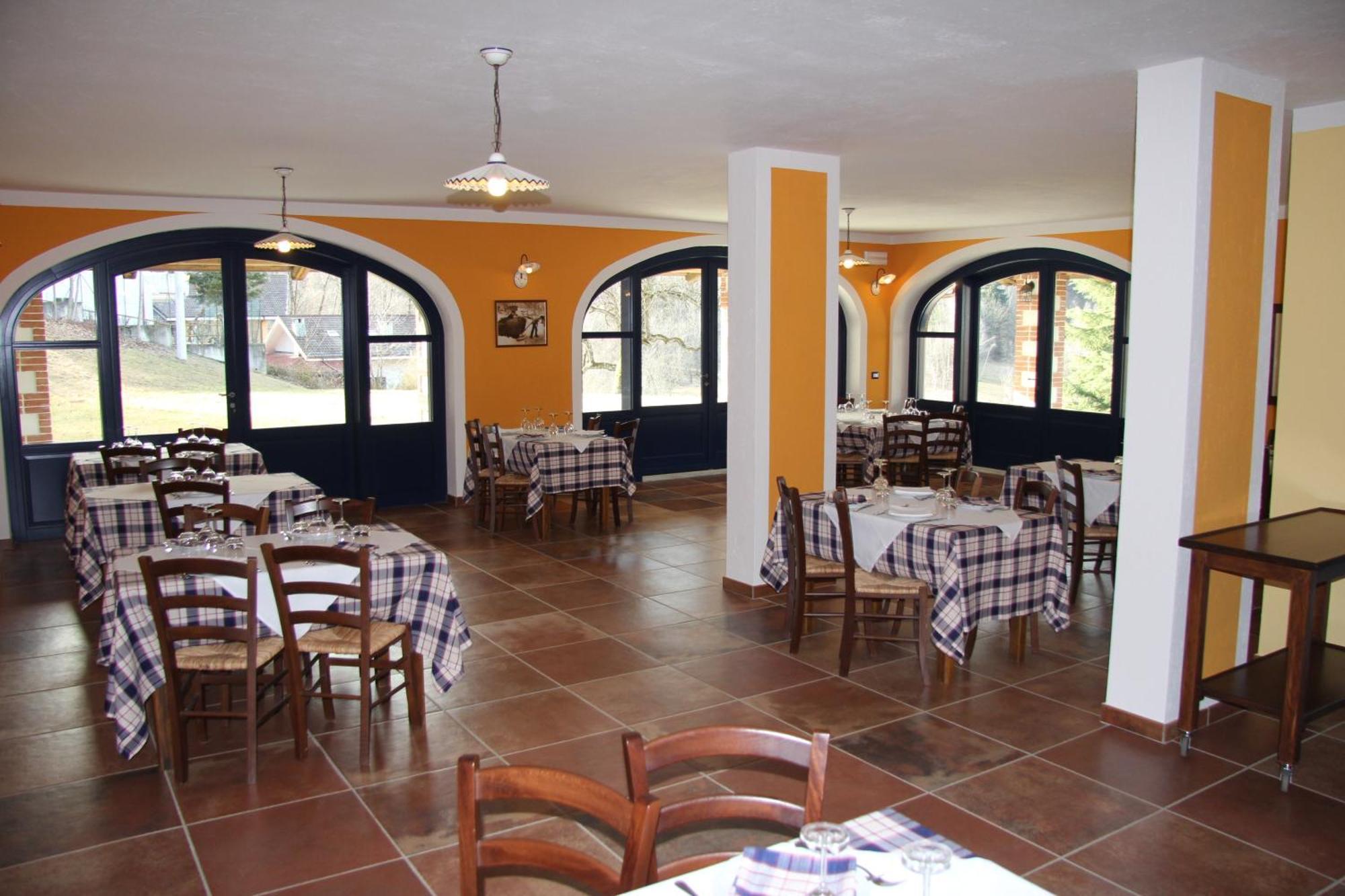 Roccaforte Mondovì Agriturismo Bio-Ecologico Sant'Isidoro מראה חיצוני תמונה