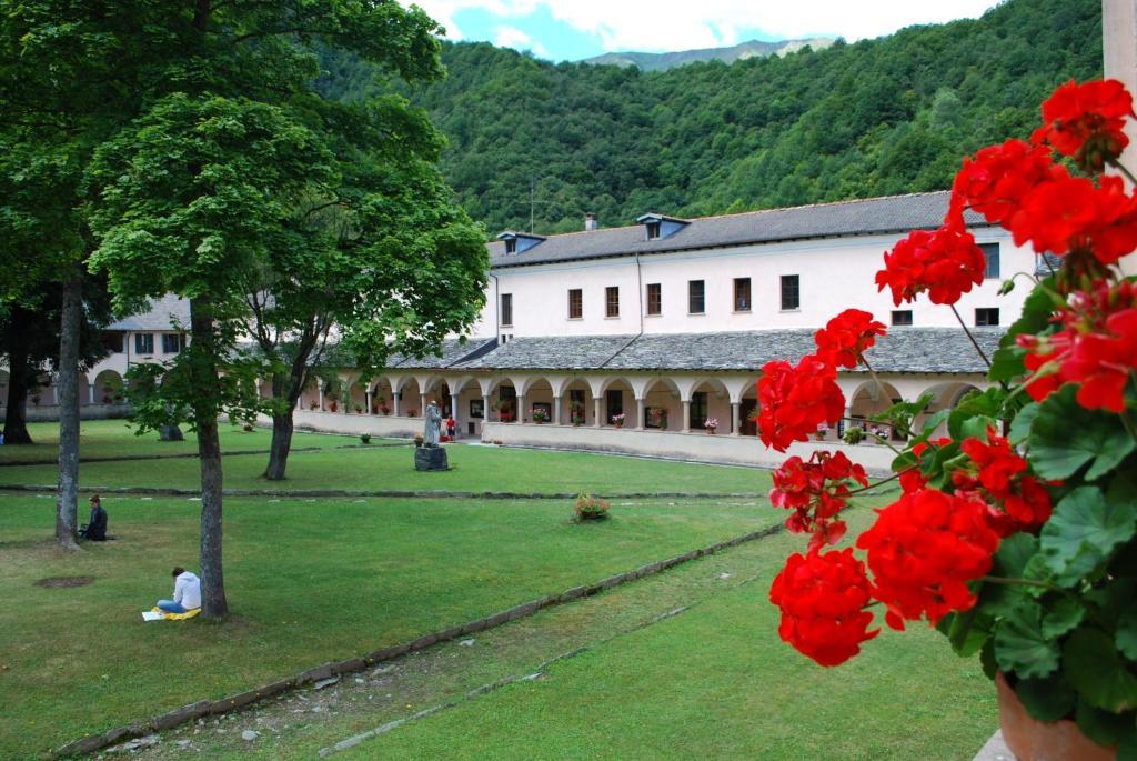 Roccaforte Mondovì Agriturismo Bio-Ecologico Sant'Isidoro מראה חיצוני תמונה